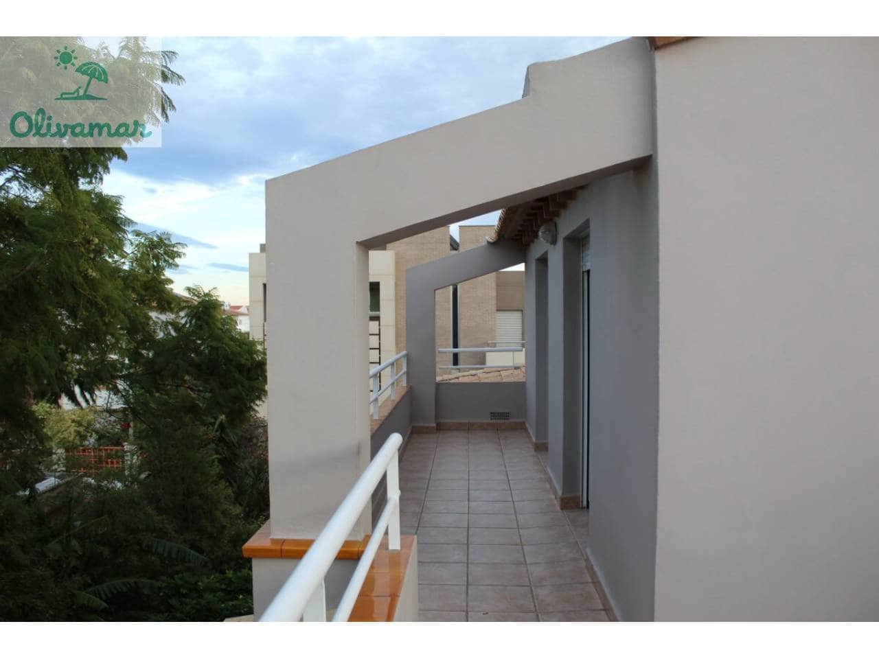 4 bedroom Villa for sale in Oliva with pool garage - € 550,000 (Ref: 10031392)