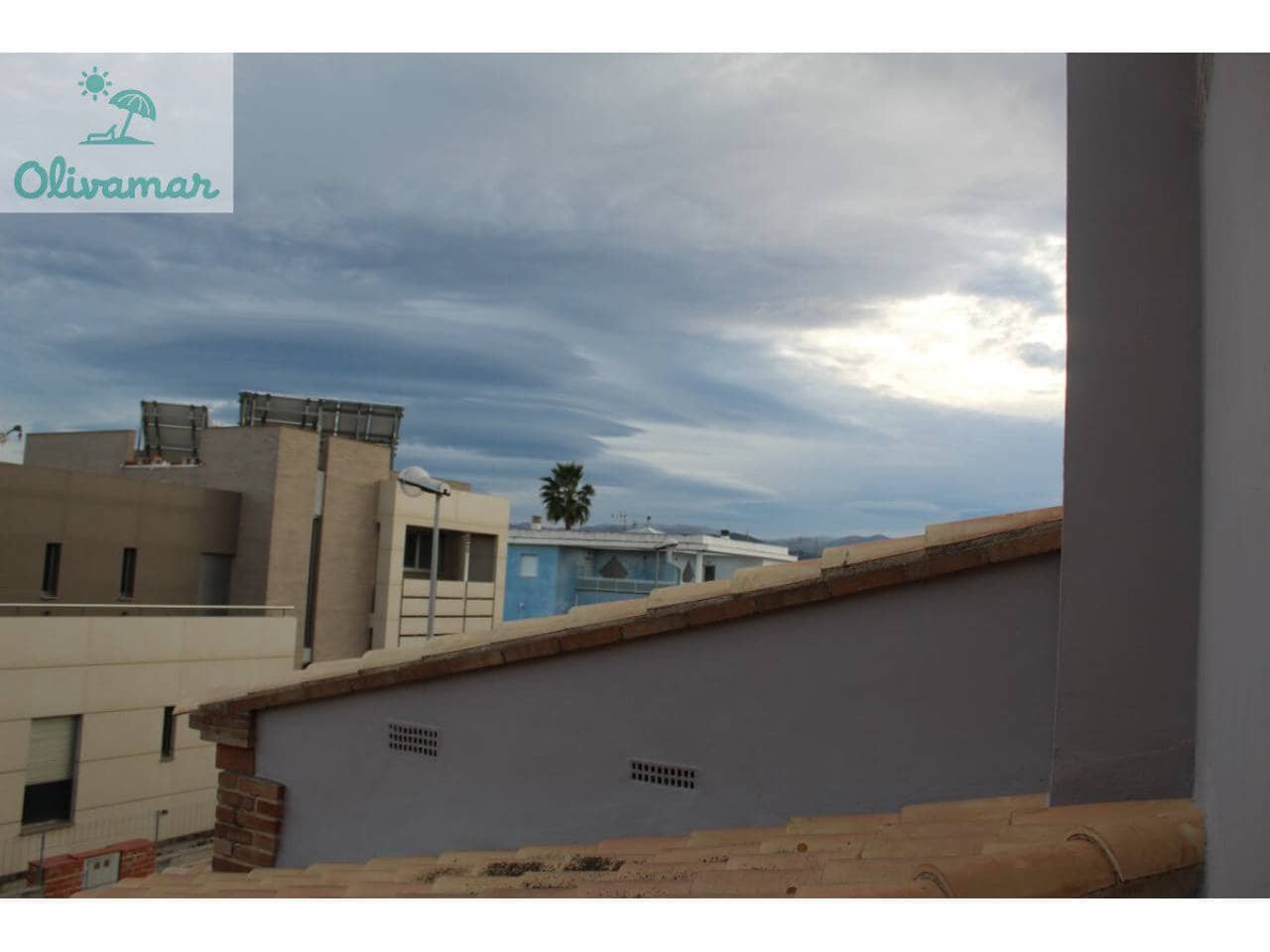 4 bedroom Villa for sale in Oliva with pool garage - € 550,000 (Ref: 10031392)