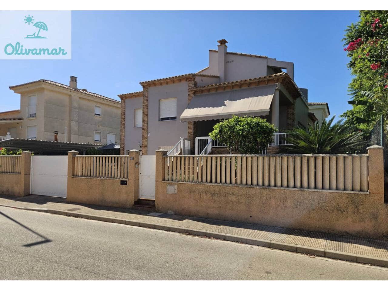 Chalet de 4 habitaciones en Oliva en venta con piscina garaje - 499.000 € (Ref: 10031392)