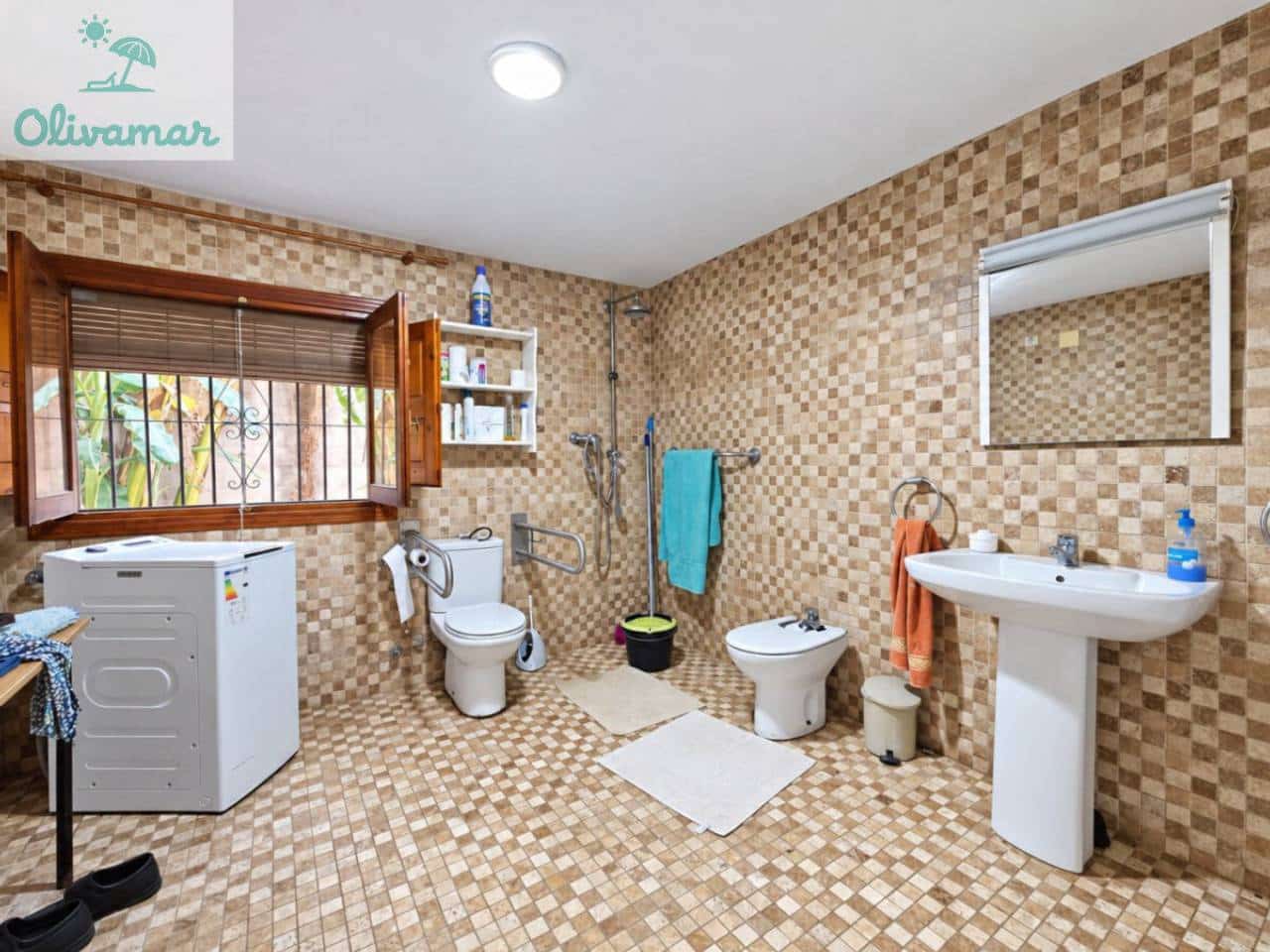 7 sypialnia Willa na sprzedaż w Oliva z basenem garażem - 590 000 € (Ref: 10080299)