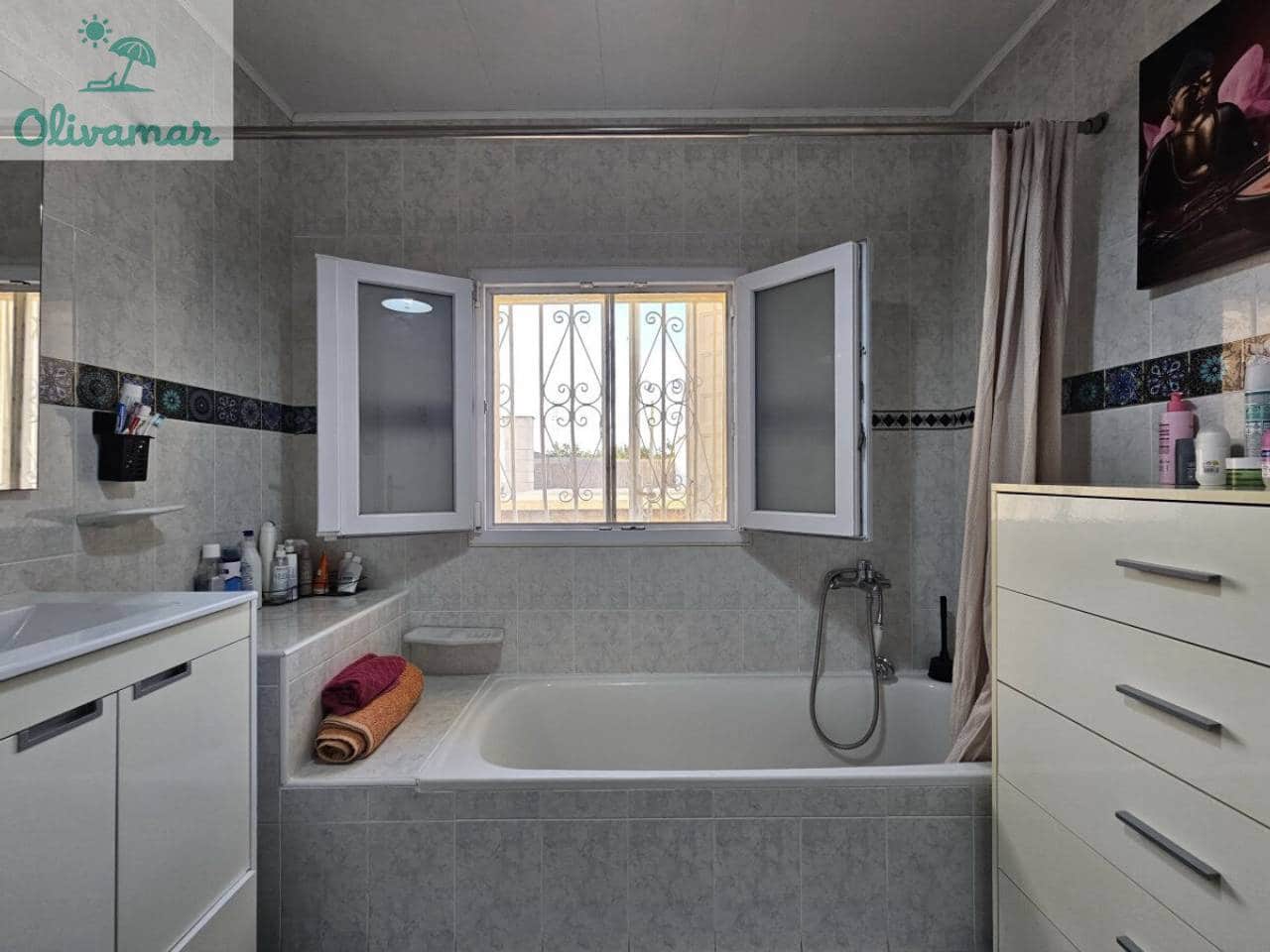 2 slaapkamer Flat te koop in Oliva met zwembad garage - € 245.000 (Ref: 10157138)
