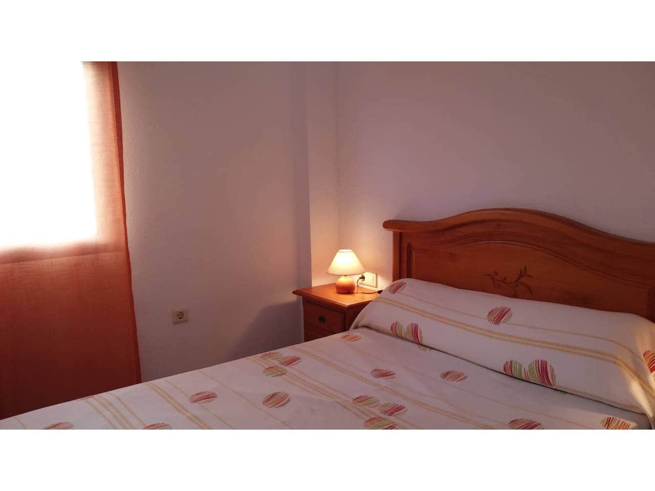 3 slaapkamer Appartement voor vakantieverhuur in Oliva - € 400 (Ref: 8317295)