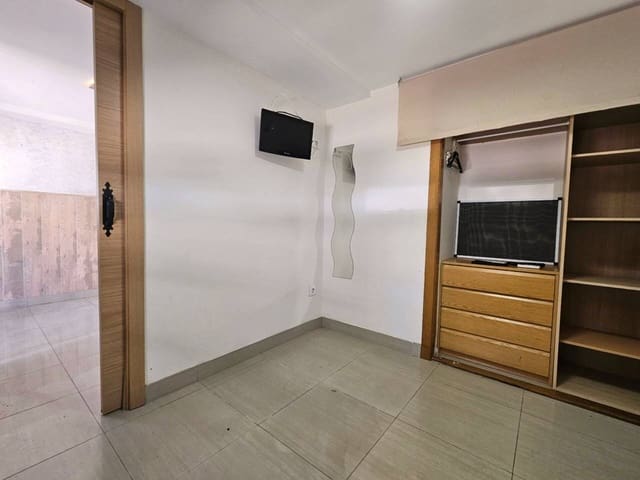 2 makuuhuone Asunto myytävänä paikassa Oliva - 95 000 € (Ref: 9006801)