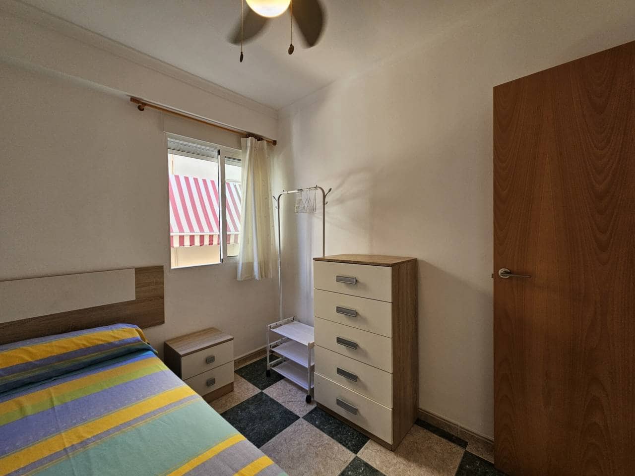 3 slaapkamer Appartement te huur in Oliva - € 700 (Ref: 9366975)