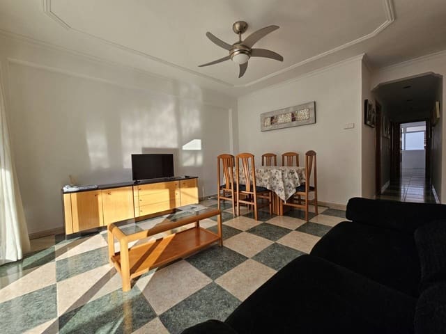 3 soveværelse Lejlighed til leje i Oliva - € 700 (Ref: 9366975)