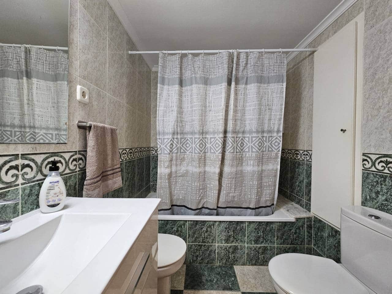 3 slaapkamer Appartement te huur in Oliva - € 700 (Ref: 9366975)