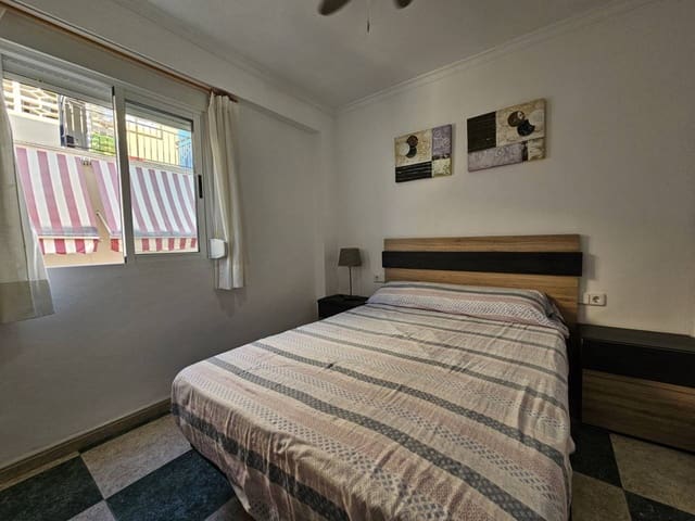 3 soveværelse Lejlighed til leje i Oliva - € 700 (Ref: 9366975)