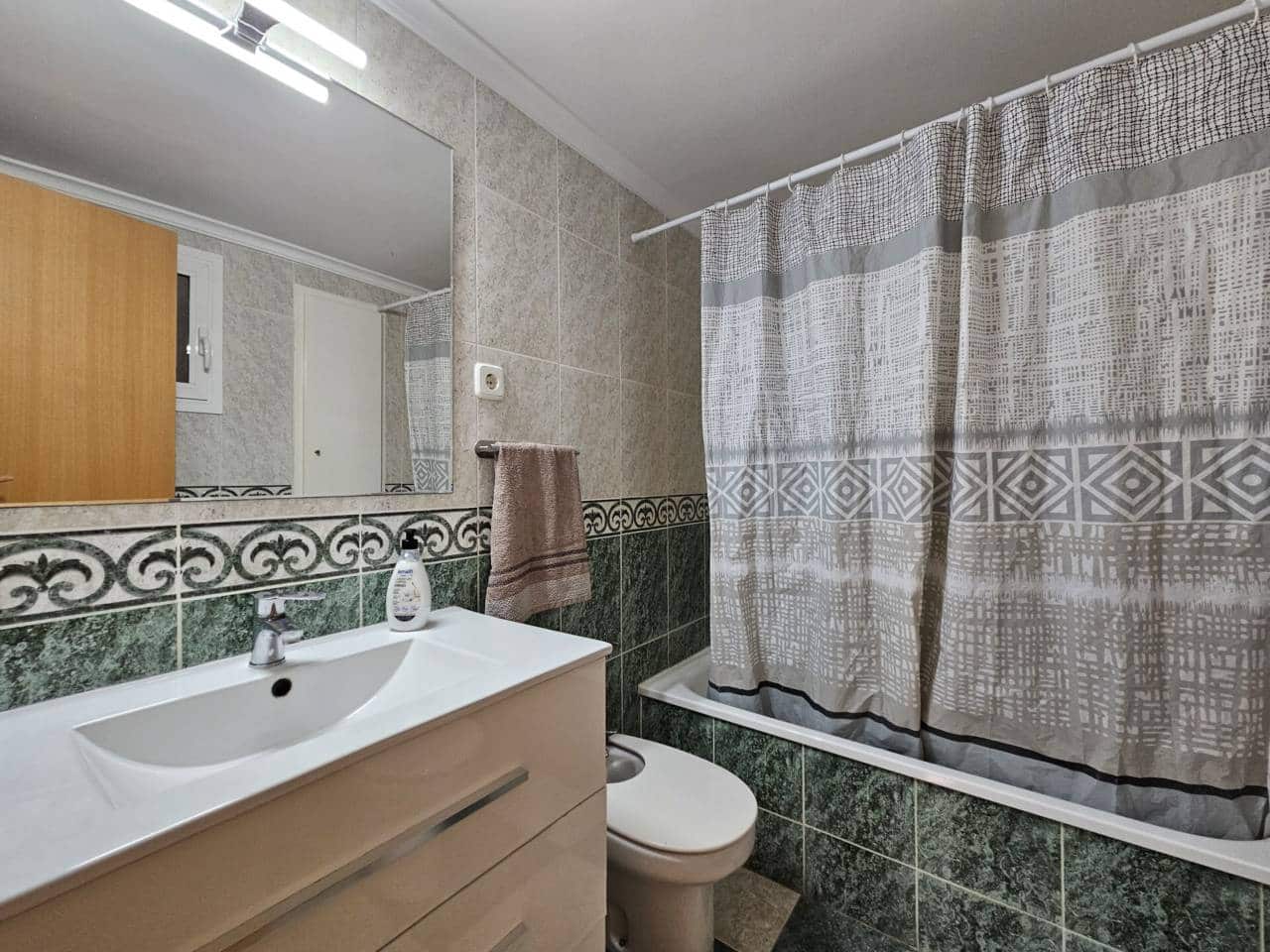 3 slaapkamer Appartement te huur in Oliva - € 700 (Ref: 9366975)