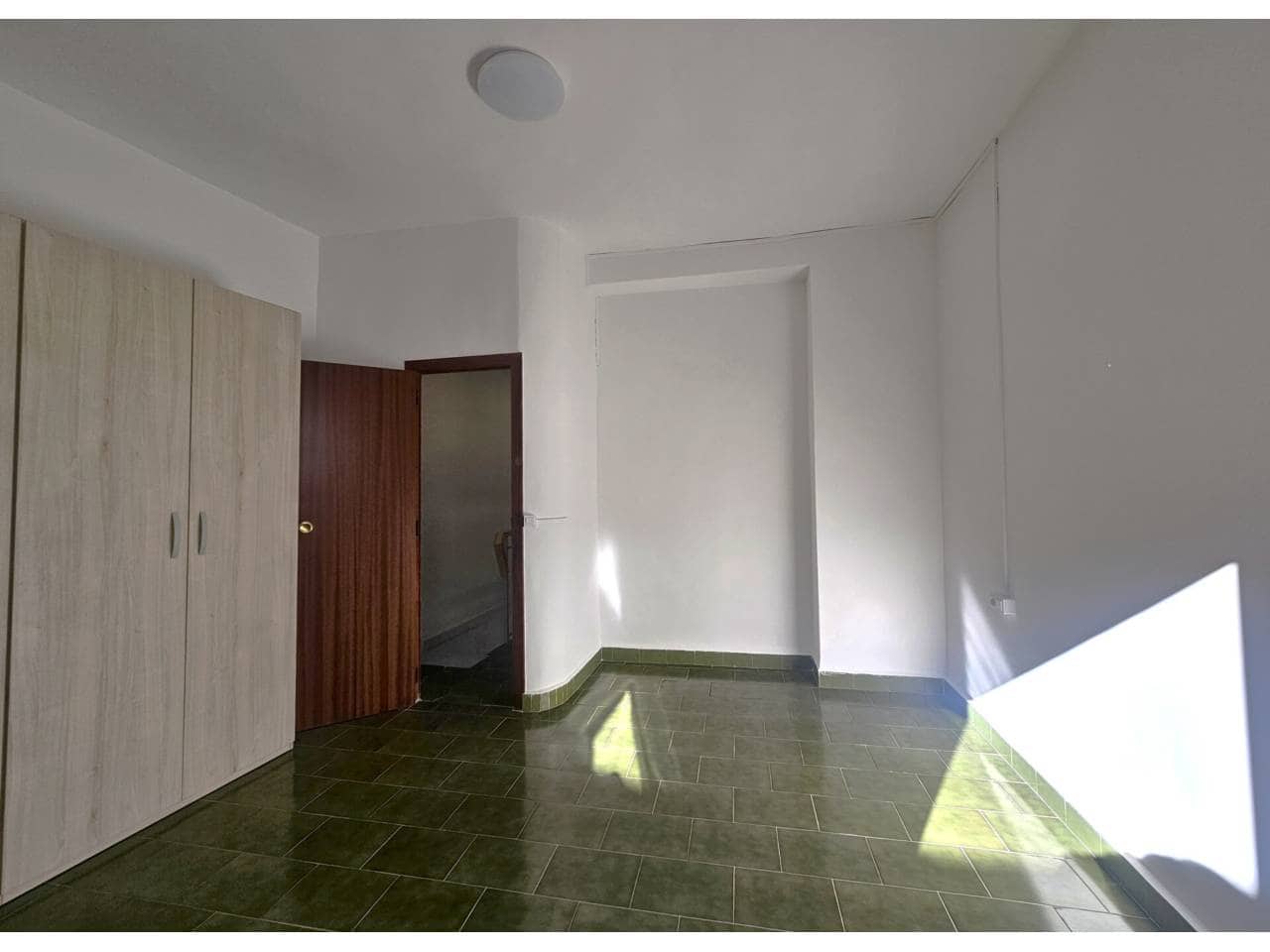 2 bedroom Townhouse for rent in Miramar - € 750 (Ref: 9436740)