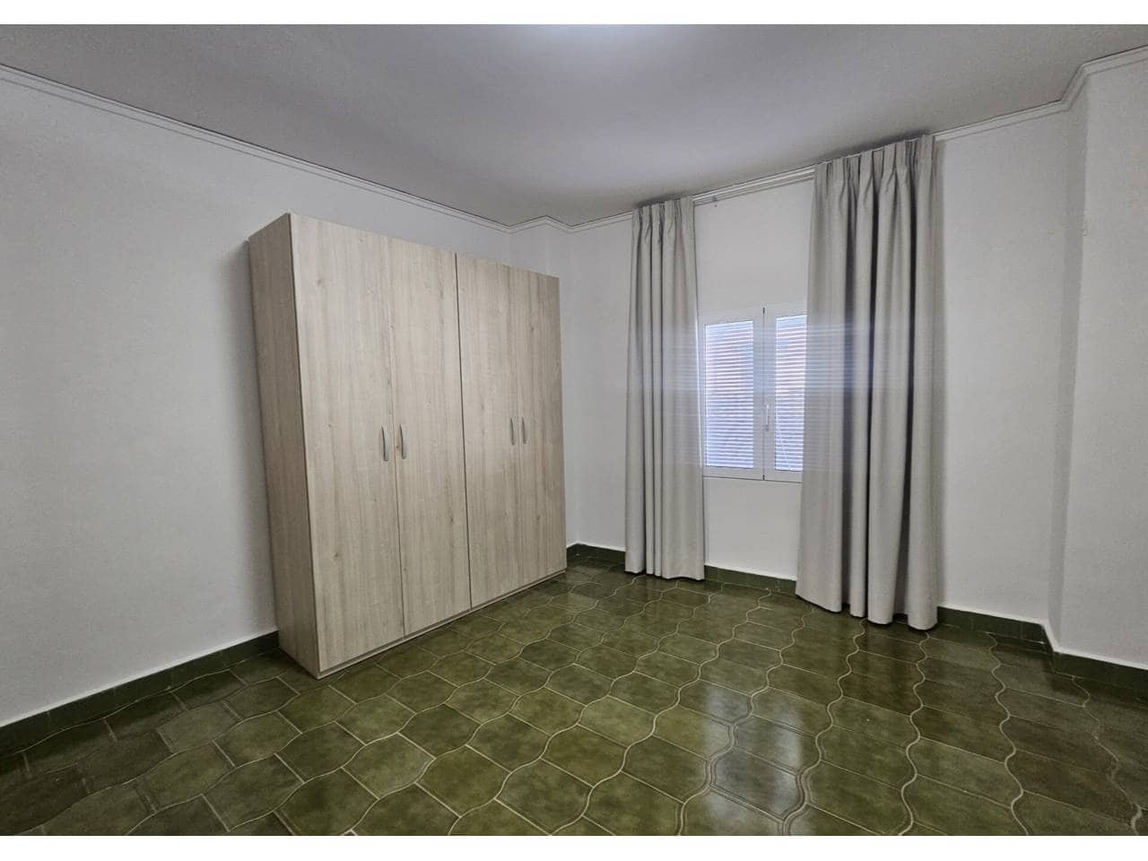 2 bedroom Townhouse for rent in Miramar - € 750 (Ref: 9436740)