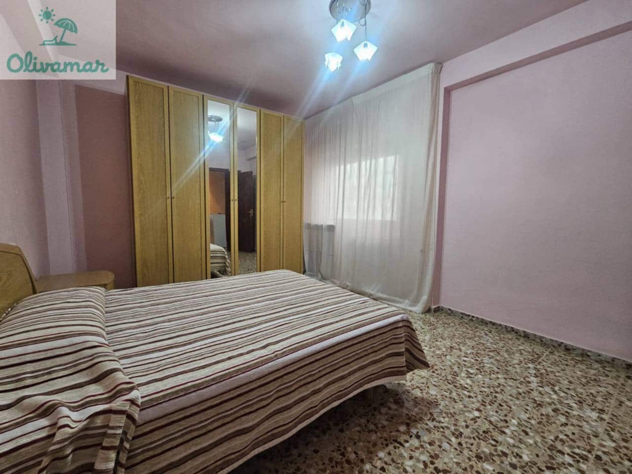 Piso de 3 habitaciones en Oliva en venta - 132.500 € (Ref: 9564186)