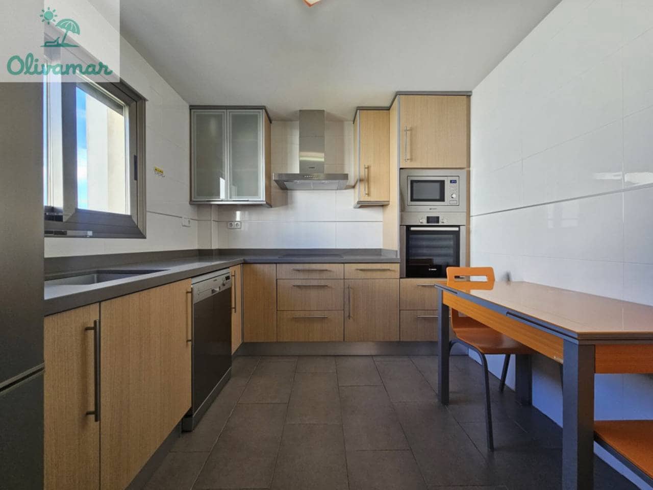 3 sovrum Semi-fristående Villa till salu i Oliva med garage - 449 000 € (Ref: 9620652)