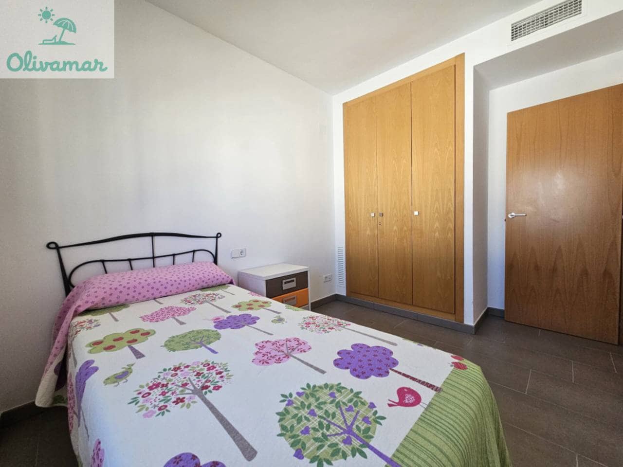 3 sovrum Semi-fristående Villa till salu i Oliva med garage - 449 000 € (Ref: 9620652)