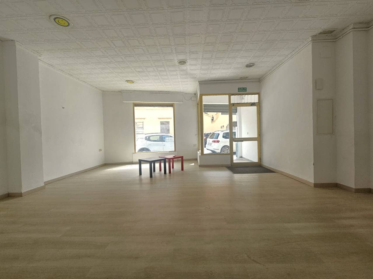 Comercial para arrendar em Oliva - 500 € (Ref: 9706050)