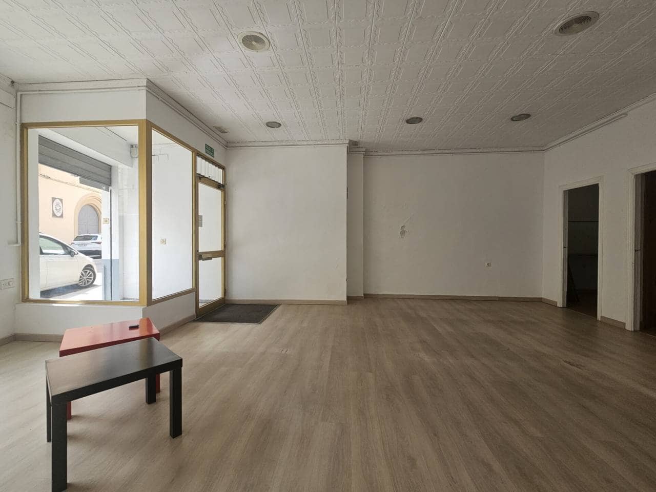 Comercial para arrendar em Oliva - 500 € (Ref: 9706050)