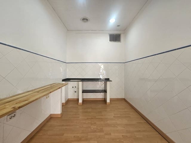 Erhverv til leje i Oliva - € 500 (Ref: 9706050)