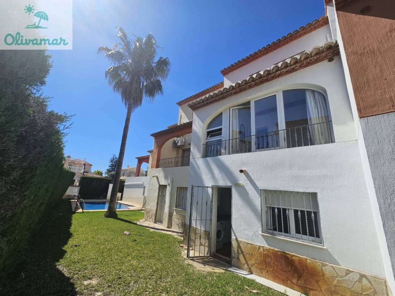 5 quarto Moradia em Banda para arrendar em Oliva Nova - 1 200 € (Ref: 9714104)