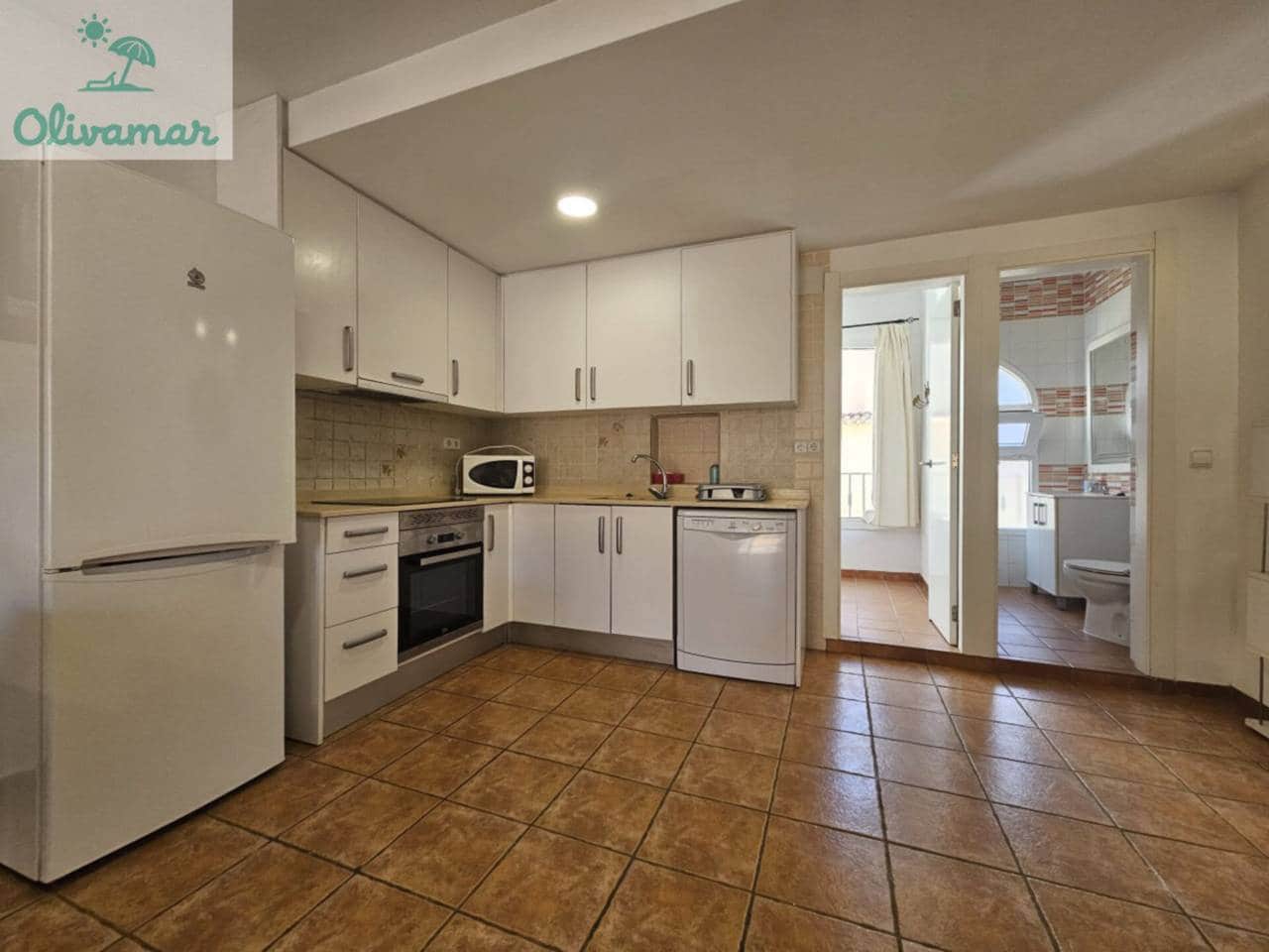 5 quarto Moradia em Banda para arrendar em Oliva Nova - 1 200 € (Ref: 9714104)