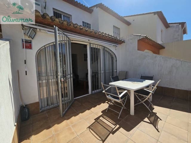 5 quarto Moradia em Banda para arrendar em Oliva Nova, Oliva - 1 200 € (Ref: 9714104)