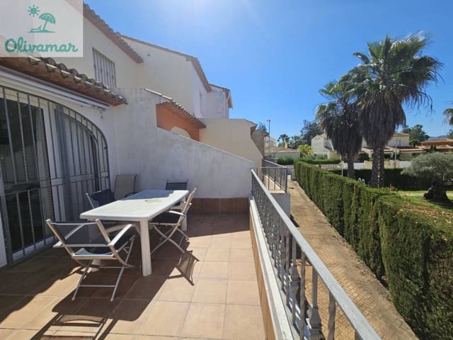 5 quarto Moradia em Banda para arrendar em Oliva Nova, Oliva - 1 200 € (Ref: 9714104)