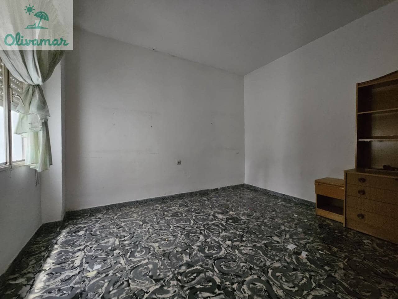 4 bedroom Flat for sale in Oliva - € 109,000 (Ref: 9735028)