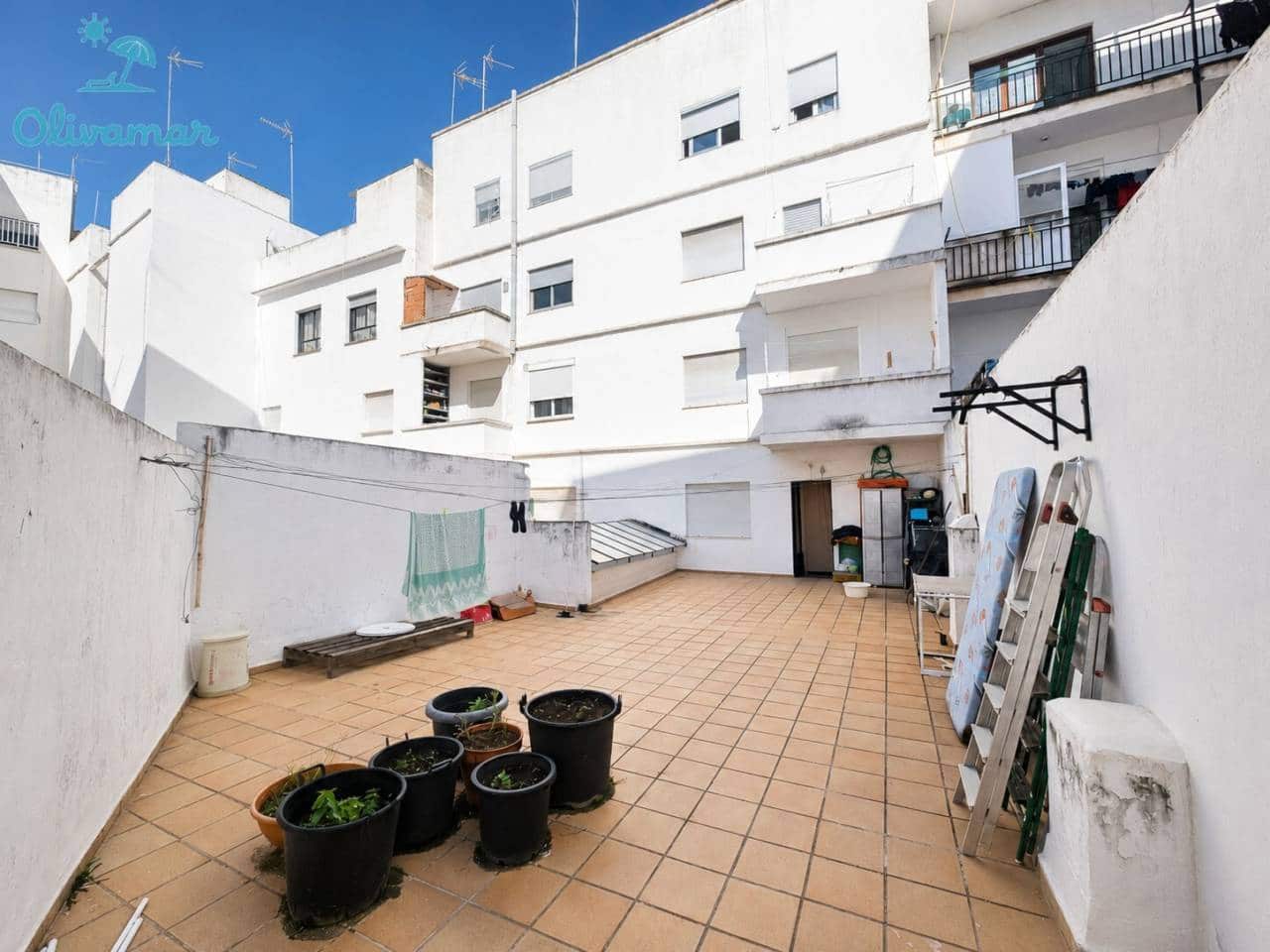 4 bedroom Flat for sale in Oliva - € 90,000 (Ref: 9842027)