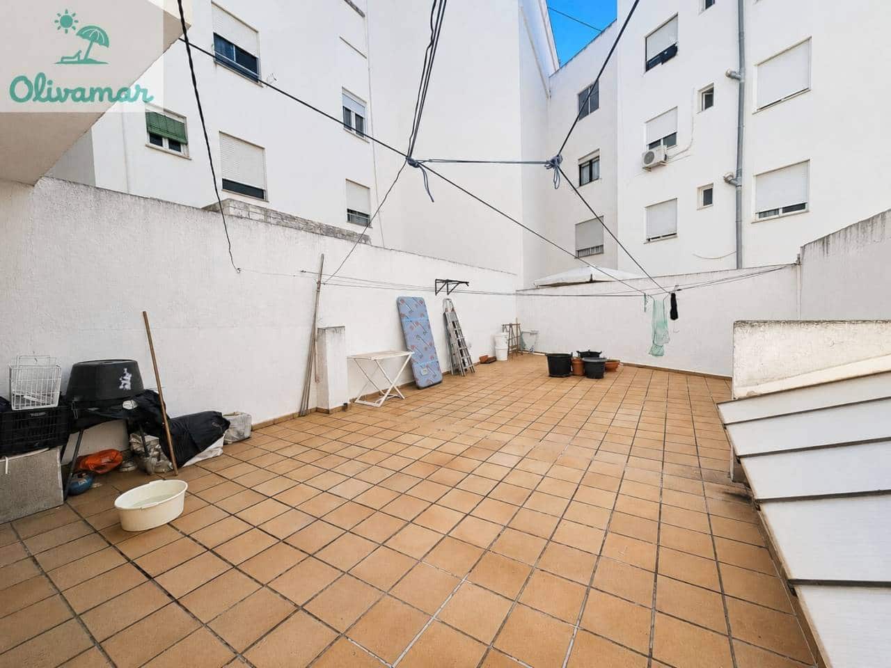 4 bedroom Flat for sale in Oliva - € 90,000 (Ref: 9842027)