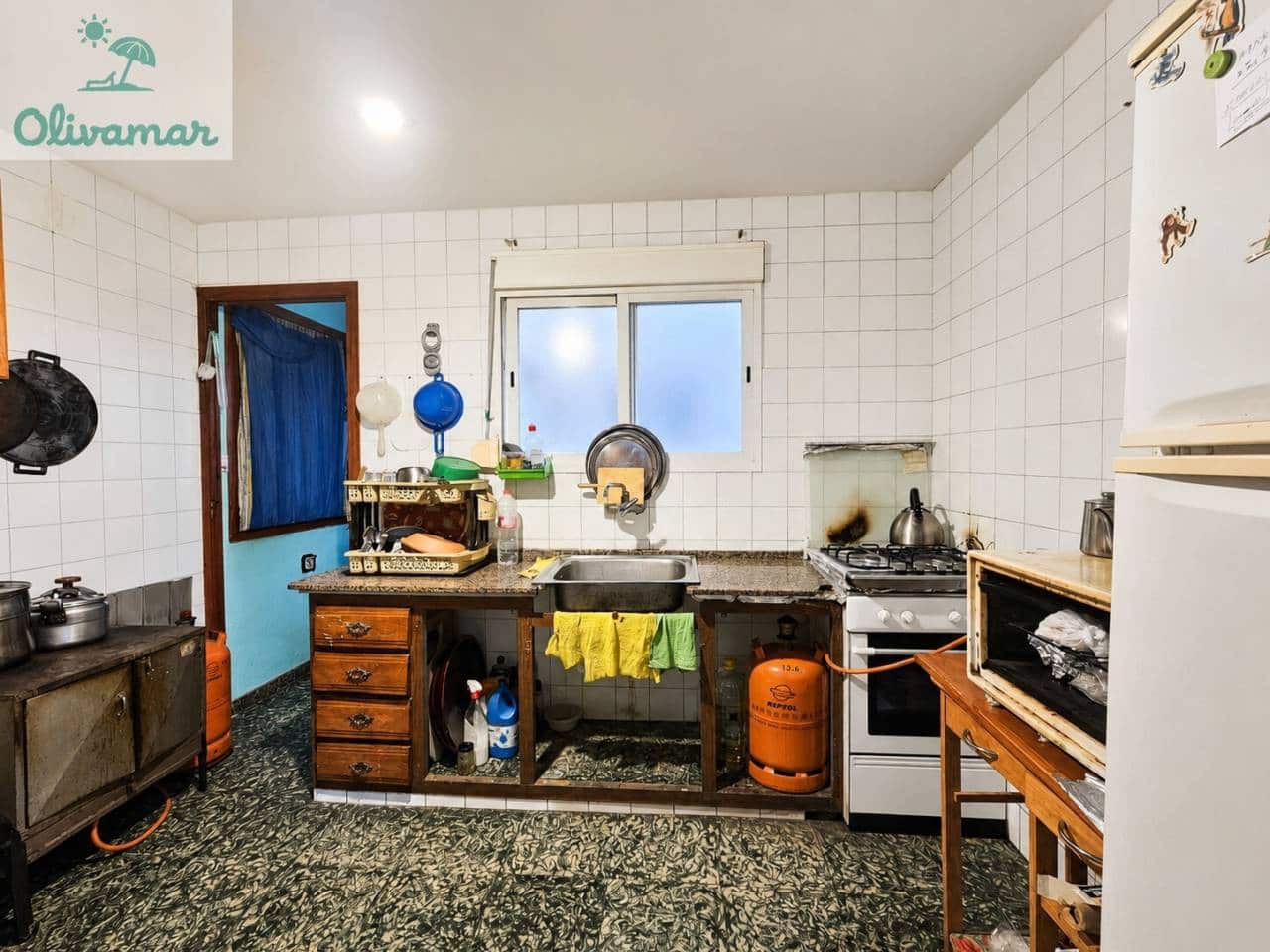 4 bedroom Flat for sale in Oliva - € 90,000 (Ref: 9842027)