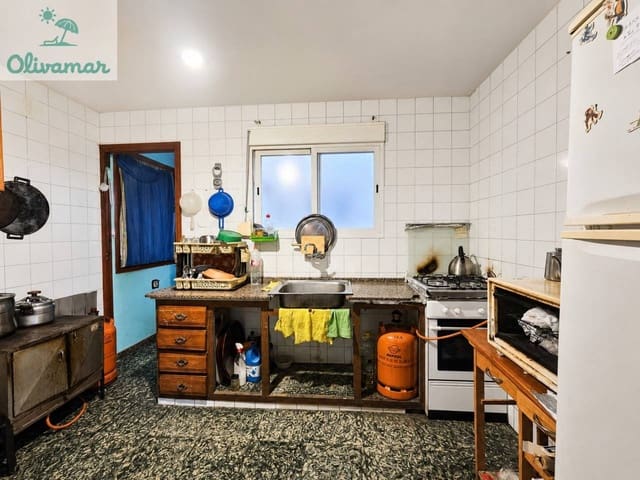 4 soveværelse Lejlighed til salg i Oliva - € 100.000 (Ref: 9842027)