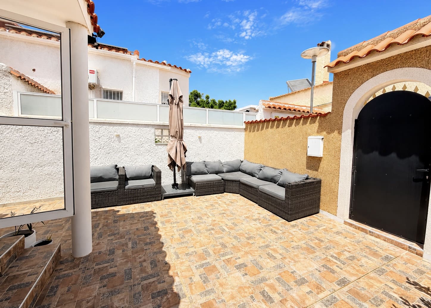 3 soverom Villa til salgs i La Marina med svømmebasseng garasje - € 255 000 (Ref: 10000982)