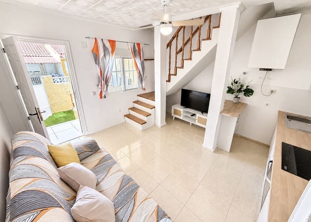 3 bedroom Terraced Villa for sale in La Marina, Elche / Elx - € 144,000 (Ref: 10001187)