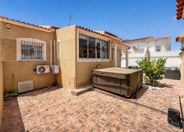 3 slaapkamer Villa te koop in La Marina, Elche / Elx met zwembad garage - € 255.000 (Ref: 10007938)