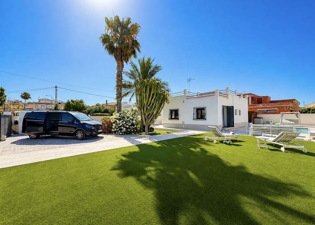 3 bedroom Villa for sale in La Marina, Elche / Elx with pool garage - € 475,000 (Ref: 10007939)