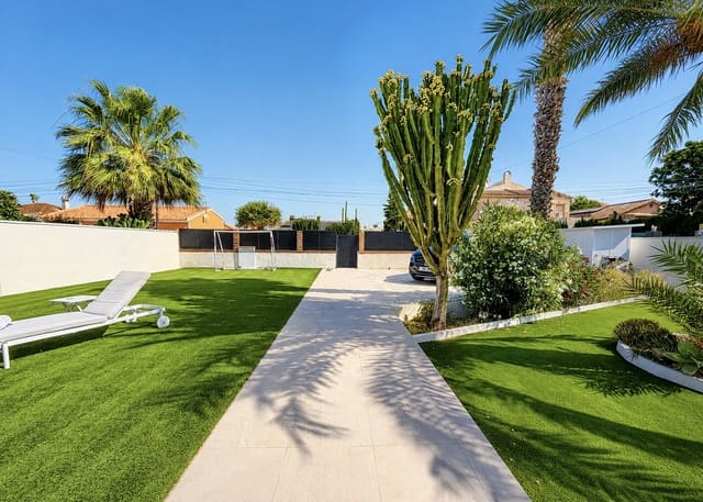 3 bedroom Villa for sale in La Marina, Elche / Elx with pool garage - € 475,000 (Ref: 10007939)