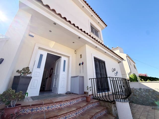 3 sypialnia Willa na sprzedaż w La Marina, Elche / Elx z basenem garażem - 465 000 € (Ref: 10007941)