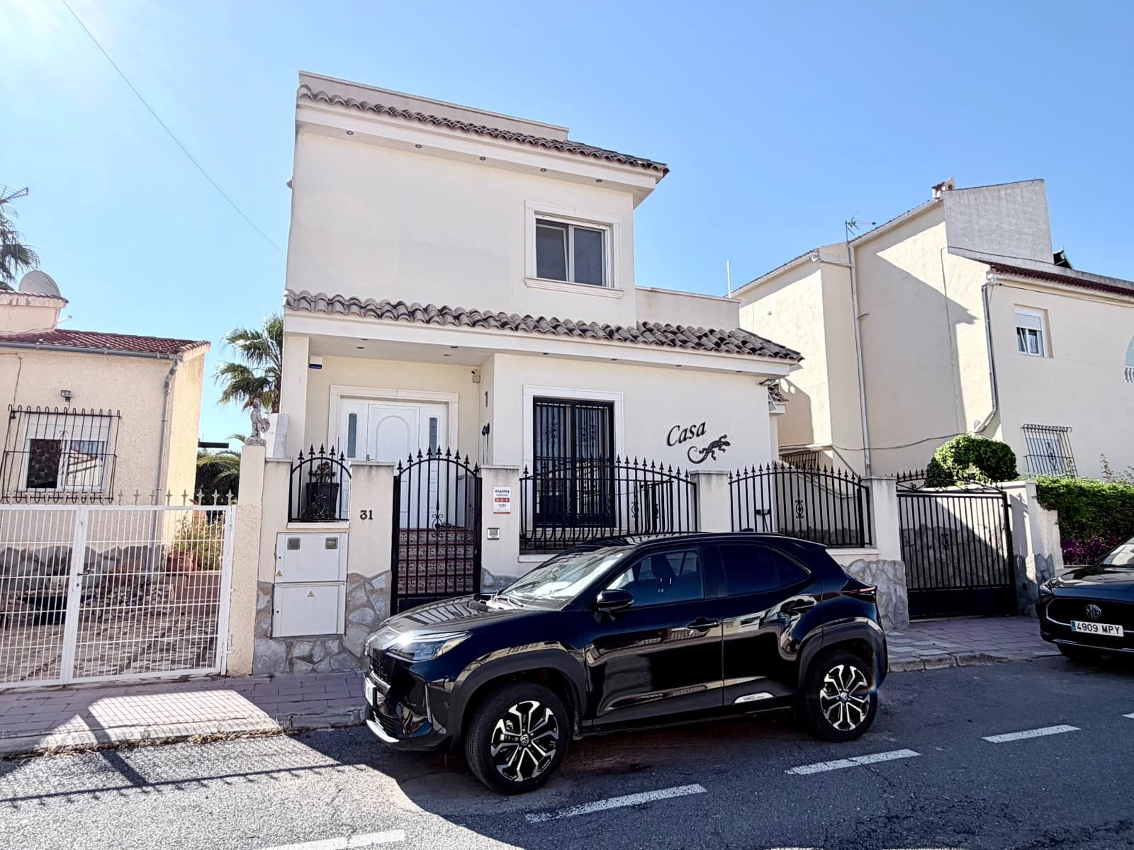 3 bedroom Villa for sale in La Marina with pool garage - € 465,000 (Ref: 10007941)