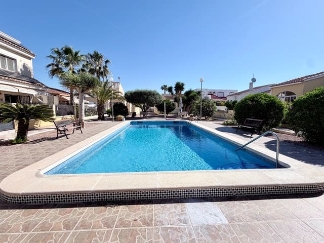 3 sypialnia Willa na sprzedaż w La Marina, Elche / Elx z basenem garażem - 465 000 € (Ref: 10007941)