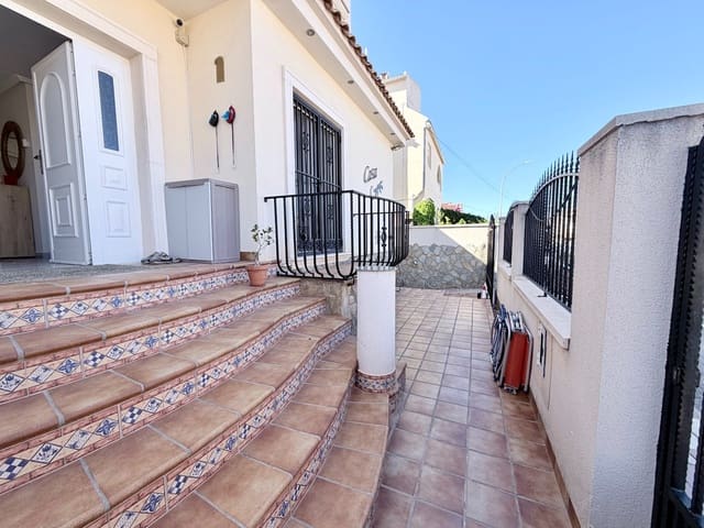 3 sypialnia Willa na sprzedaż w La Marina, Elche / Elx z basenem garażem - 465 000 € (Ref: 10007941)