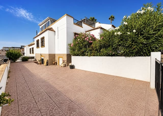 3 Zimmer Villa zu verkaufen in La Marina, Elche / Elx mit Pool Garage - 189.000 € (Ref: 10019740)