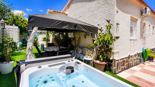 3 sovrum Villa till salu i La Marina, Elche / Elx med garage - 245 000 € (Ref: 10031115)
