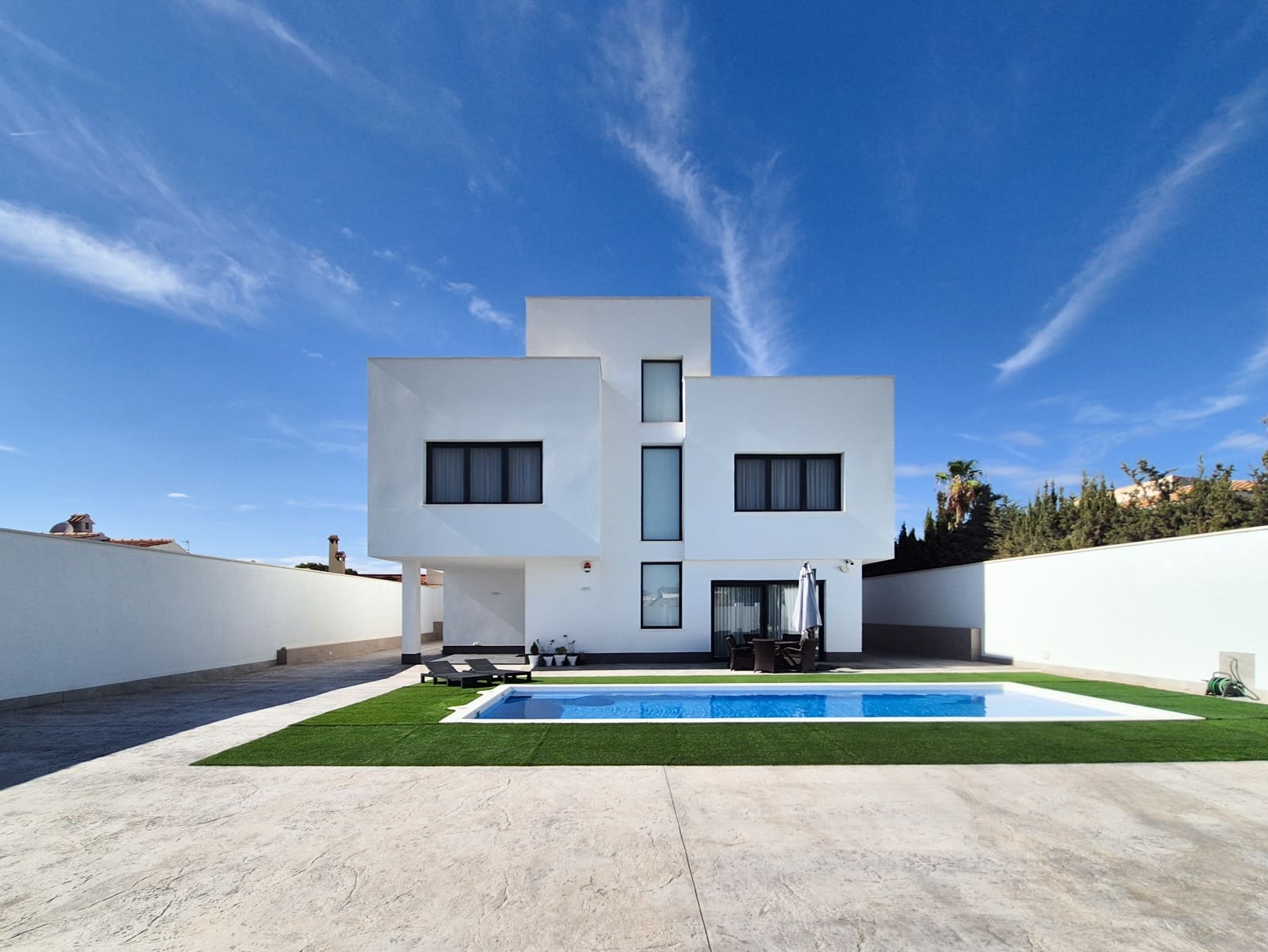 7 bedroom Villa for sale in La Marina with pool garage - € 1,491,600 (Ref: 10041748)