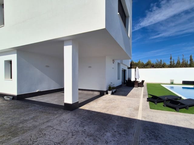 7 slaapkamer Villa te koop in La Marina, Elche / Elx met zwembad garage - € 1.491.600 (Ref: 10041748)