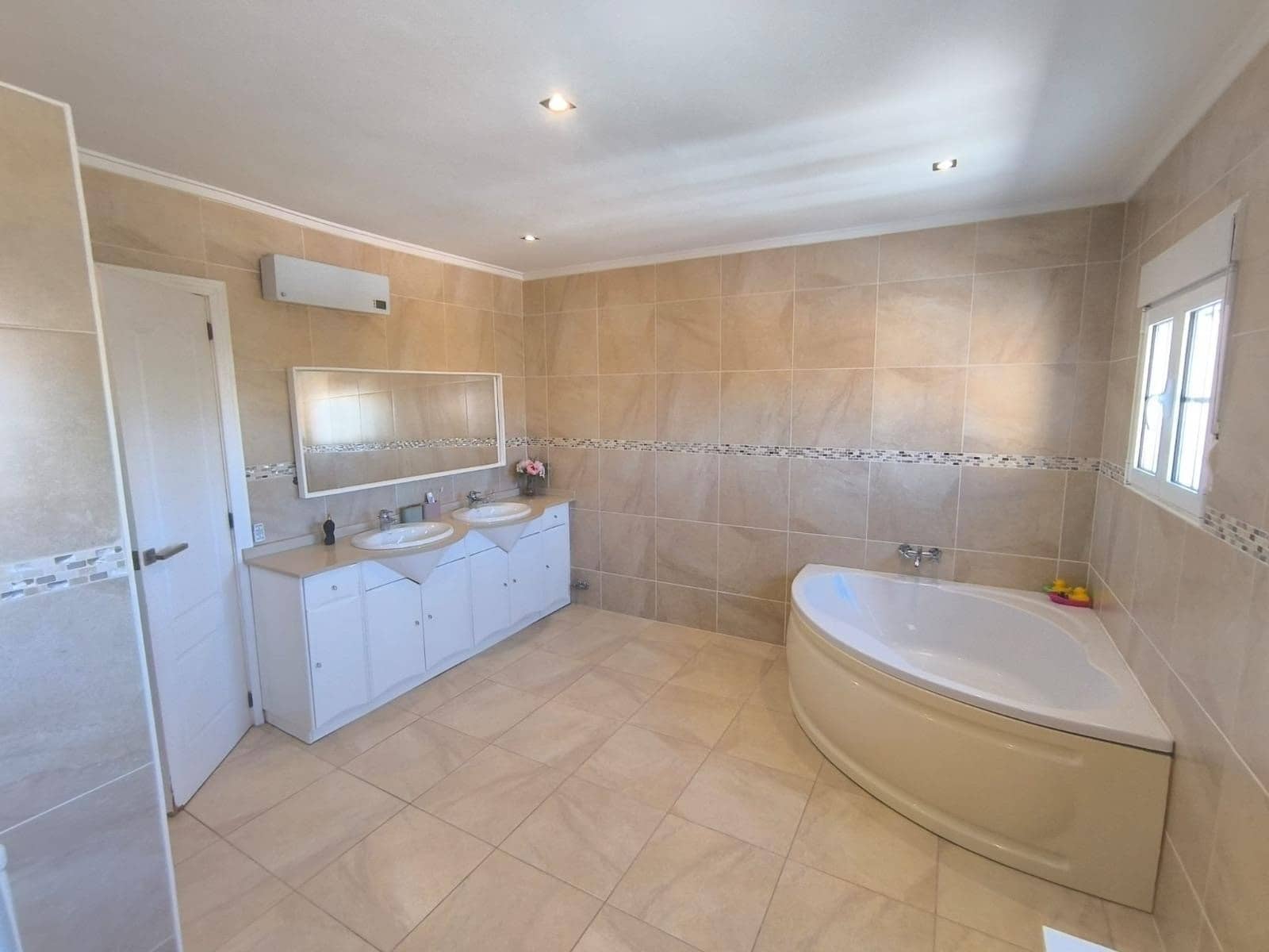 5 chambre Appartement à vendre à La Escuera avec piscine garage - 525 000 € (Ref: 10042118)
