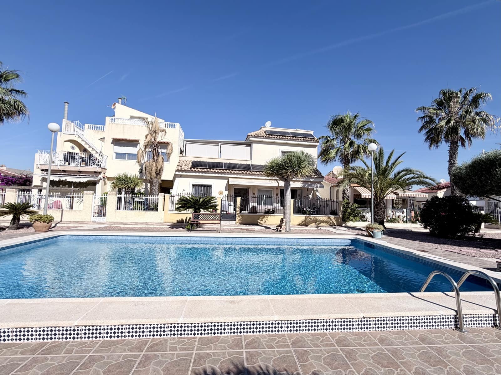 4 bedroom Villa for sale in La Marina with pool garage - € 465,000 (Ref: 10043528)