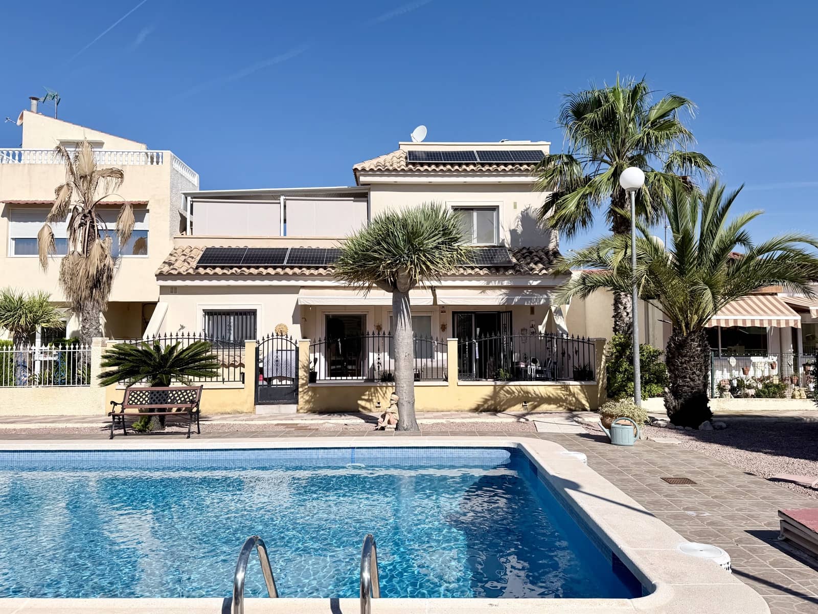 4 bedroom Villa for sale in La Marina with pool garage - € 465,000 (Ref: 10043528)