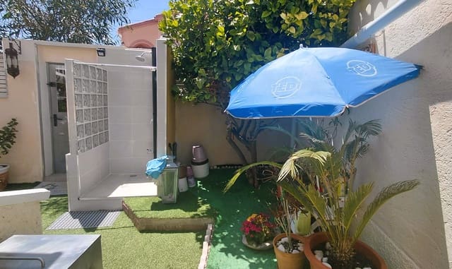 3 makuuhuone Huvila myytävänä paikassa La Marina, Elche / Elx mukana 
autotalli - 245 000 € (Ref: 10091552)