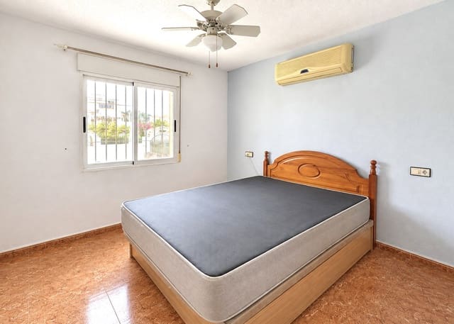 3 quarto Moradia para venda em La Marina, Elche / Elx com piscina garagem - 189 000 € (Ref: 10091554)