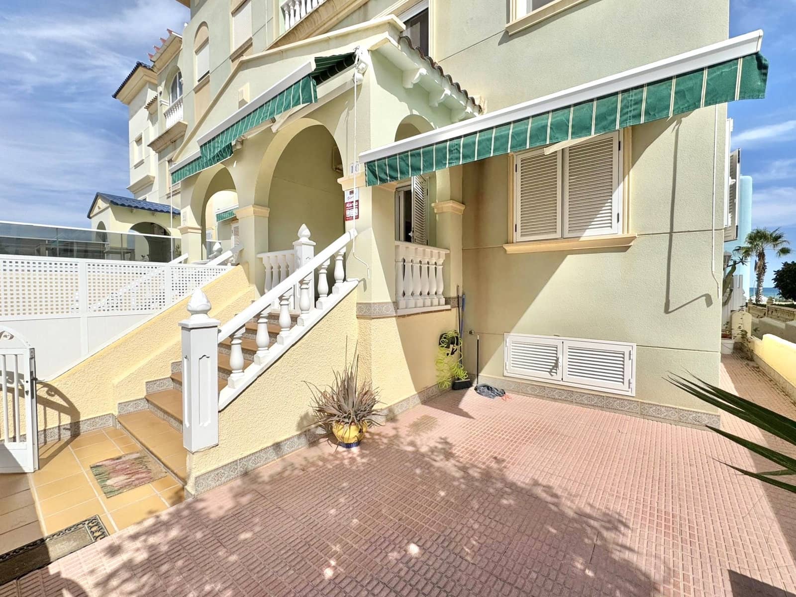 3 Zimmer Villa zu verkaufen in Guardamar del Segura mit Garage - 325.000 € (Ref: 10091557)
