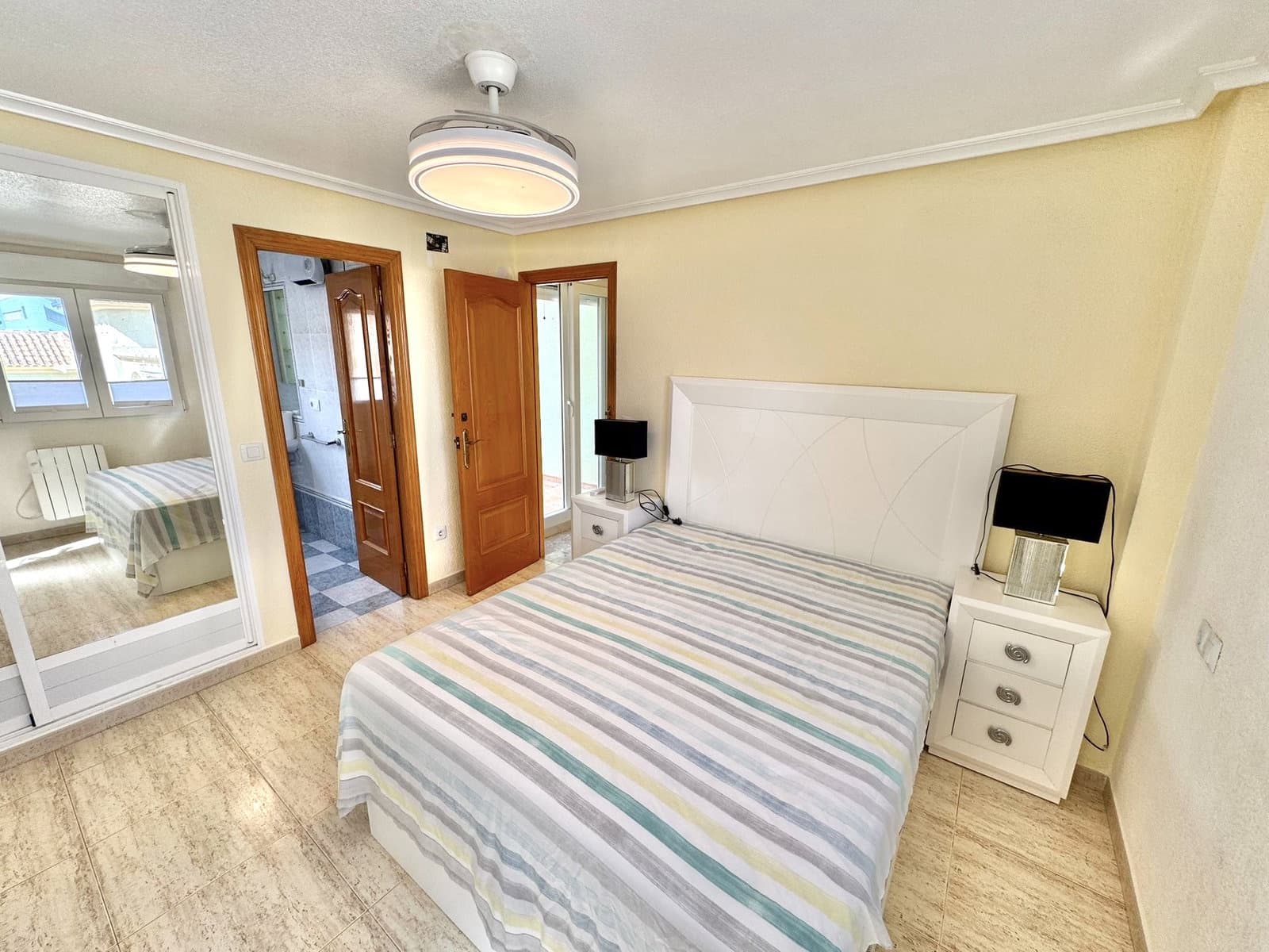 3 Zimmer Villa zu verkaufen in Guardamar del Segura mit Garage - 325.000 € (Ref: 10091557)