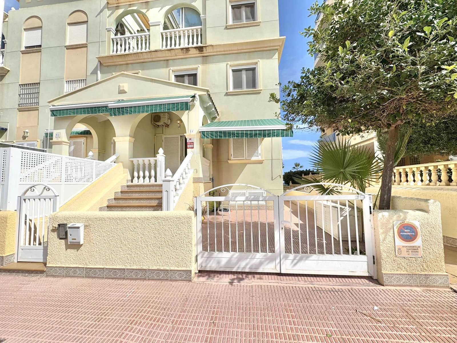 3 Zimmer Villa zu verkaufen in Guardamar del Segura mit Garage - 325.000 € (Ref: 10091557)